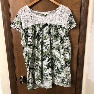 Suzanne Betro Green and White Relaxed Pleated Blouse